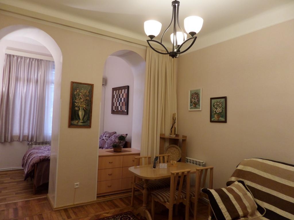 Ara & Gaya Аpartment Apartment Ереван Екстериор снимка