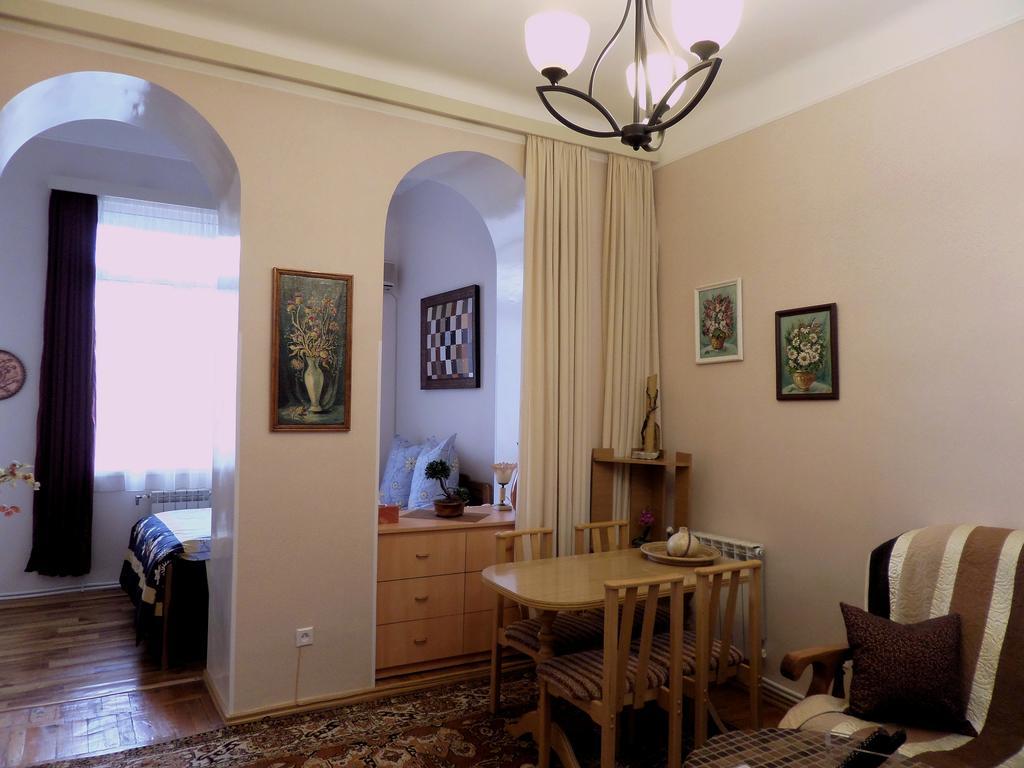 Ara & Gaya Аpartment Apartment Ереван Екстериор снимка