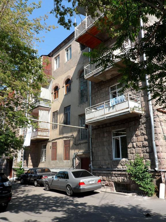 Ara & Gaya Аpartment Apartment Ереван Екстериор снимка